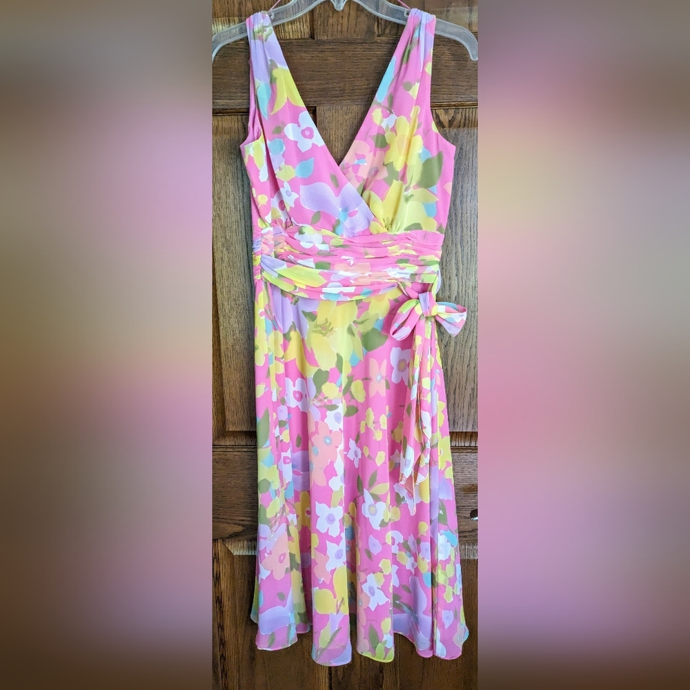 NWOT London Times Floral & Flowy Sleeveless V-Neck Dress - Size 10